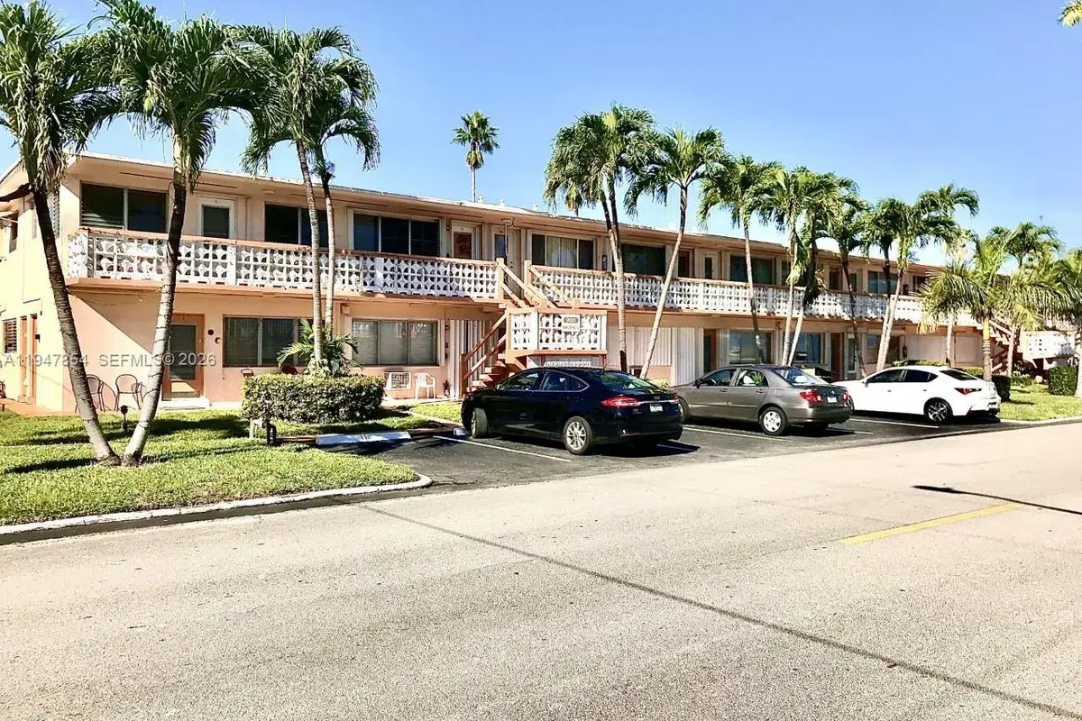 900 SW 11th Ave # 7C, Hallandale Beach FL 33009
