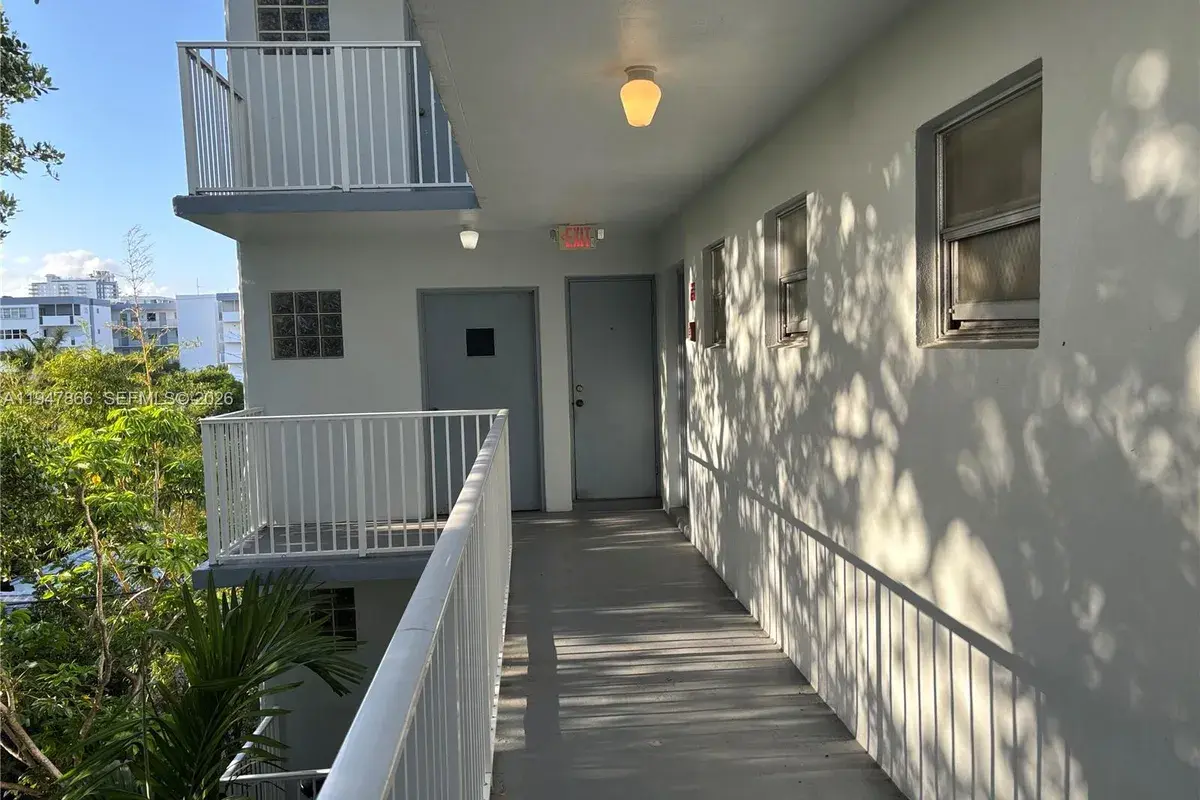 1701 Washington St # 504, Hollywood FL 33020