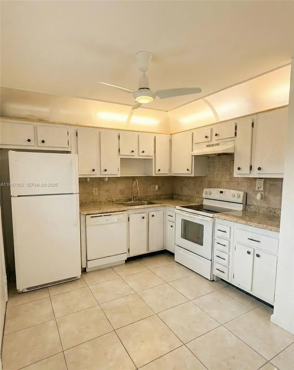 22605 SW 66th Ave # 409, Boca Raton FL 33428