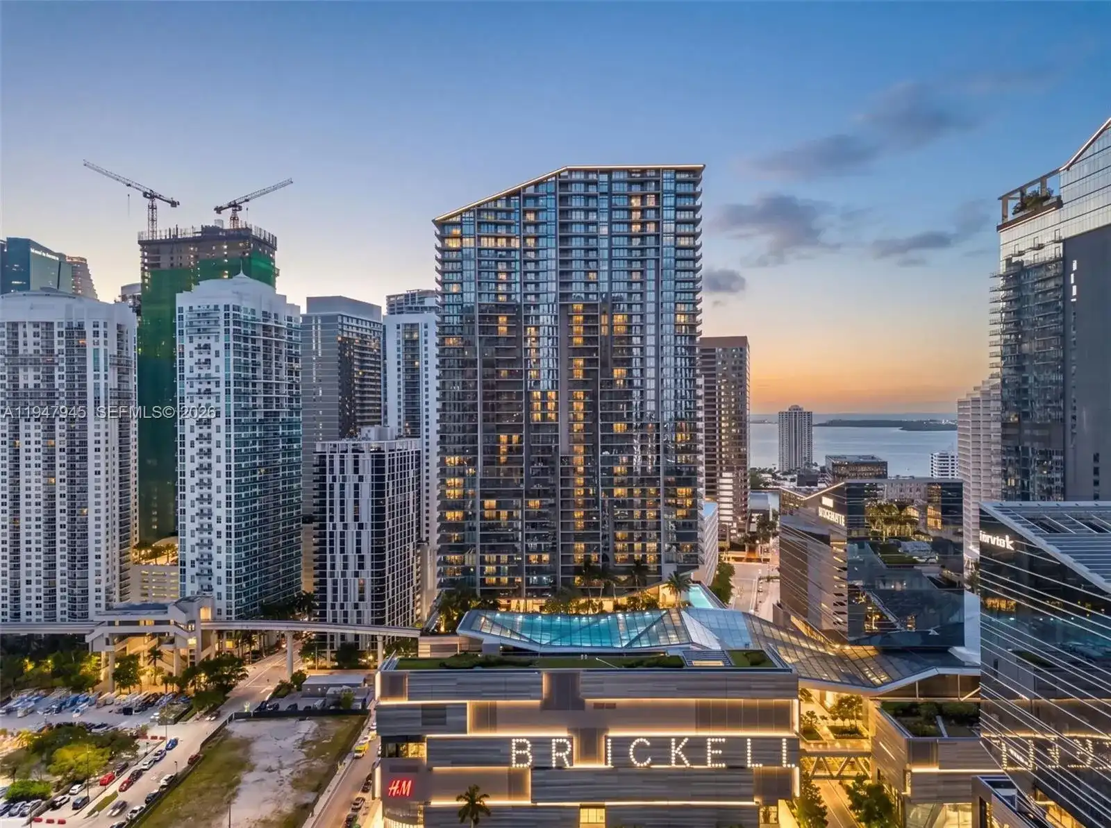 68 SE 6th St # 2110, Miami FL 33131