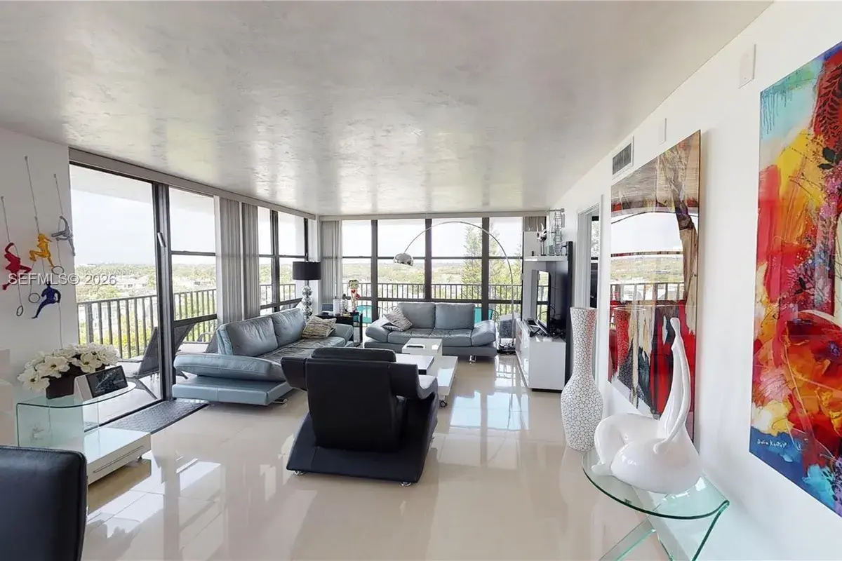800 Parkview Dr # 709, Hallandale Beach FL 33009