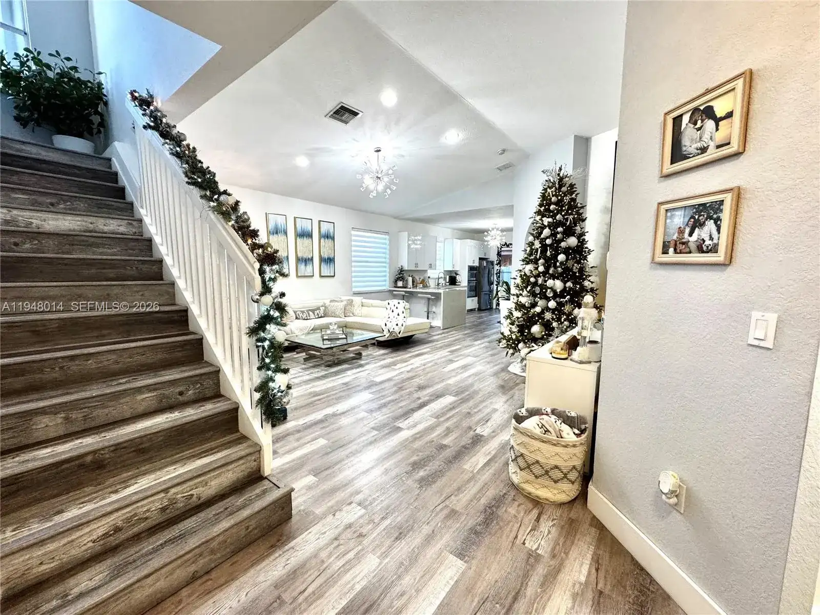 2101 NE 37th Ter, Homestead FL 33033 photo 4