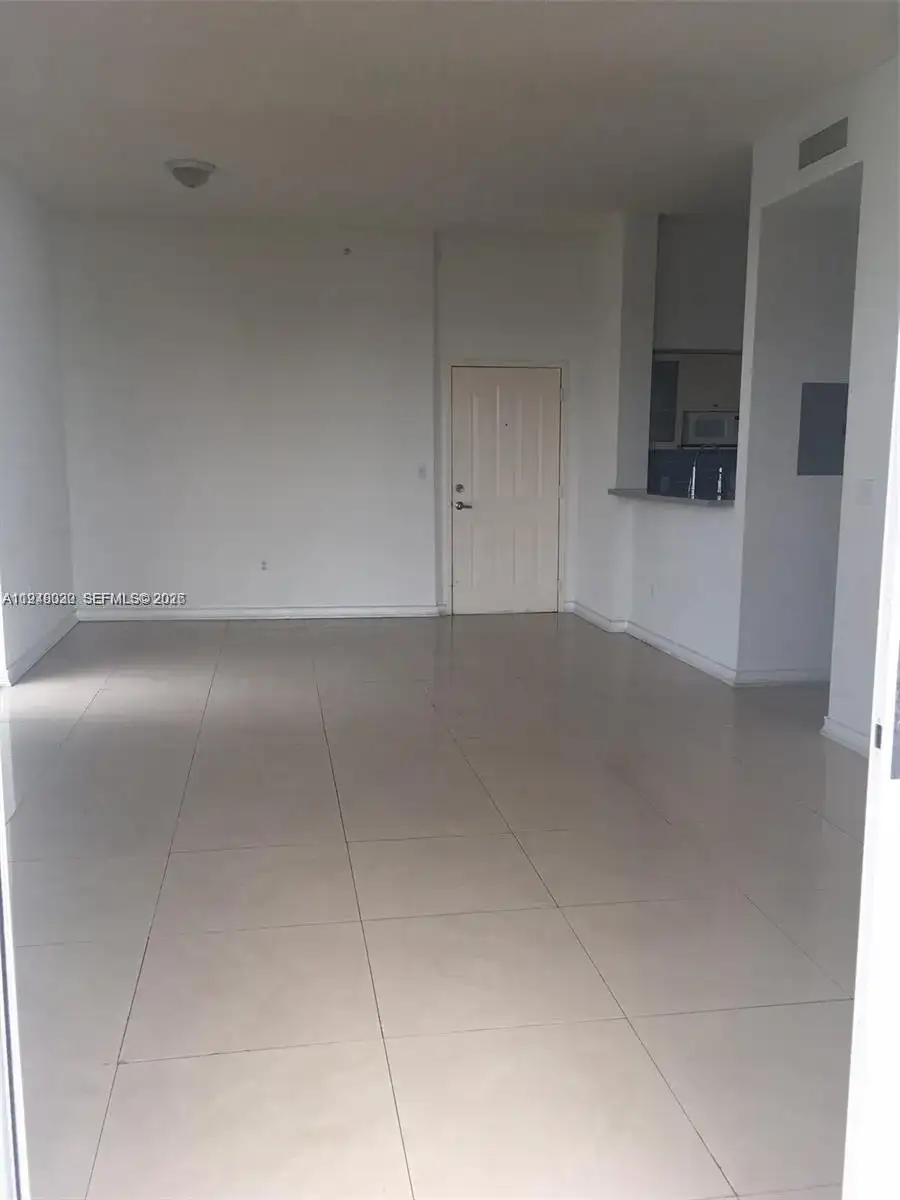 5091 NW 7th St # 602, Miami FL 33126 photo 3