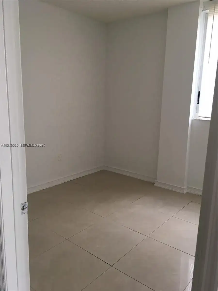 5091 NW 7th St # 602, Miami FL 33126 photo 5
