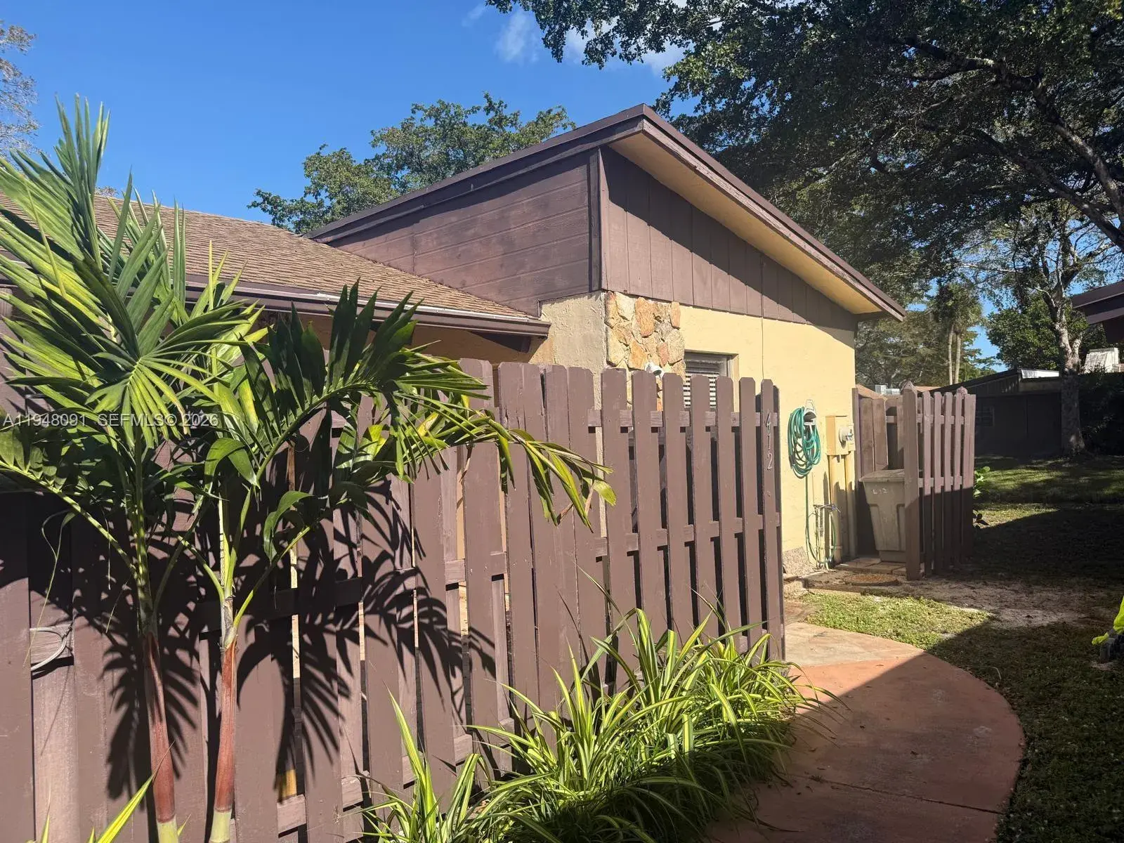 412 Briarwood Cir # 23, Hollywood FL 33024