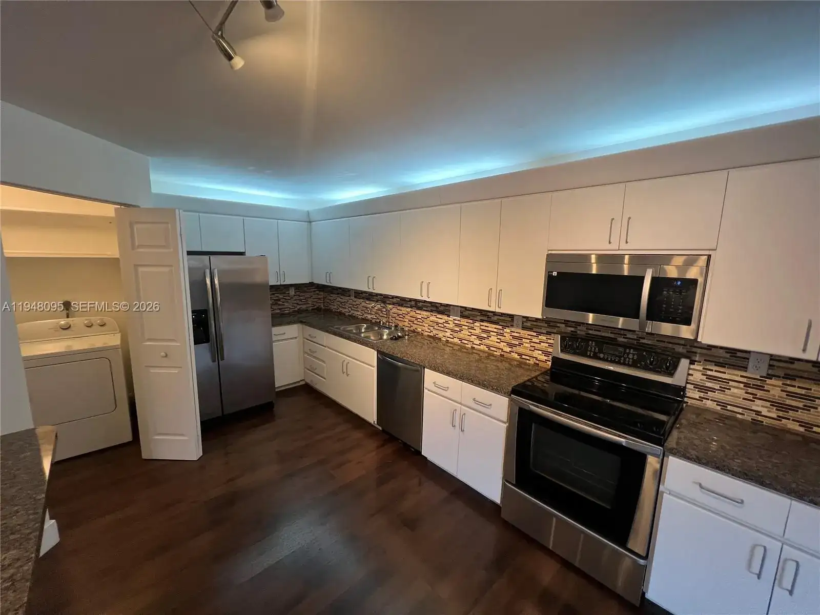 561 Racquet Club Rd # 21, Weston FL 33326 photo 3