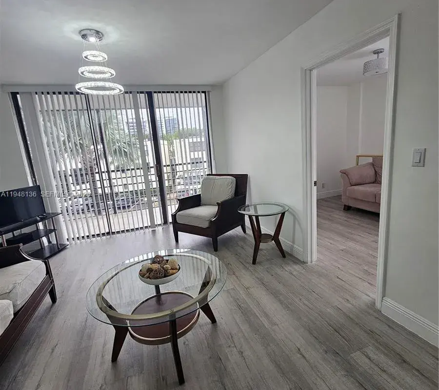 20400 W Country Club Dr # 301, Aventura FL 33180