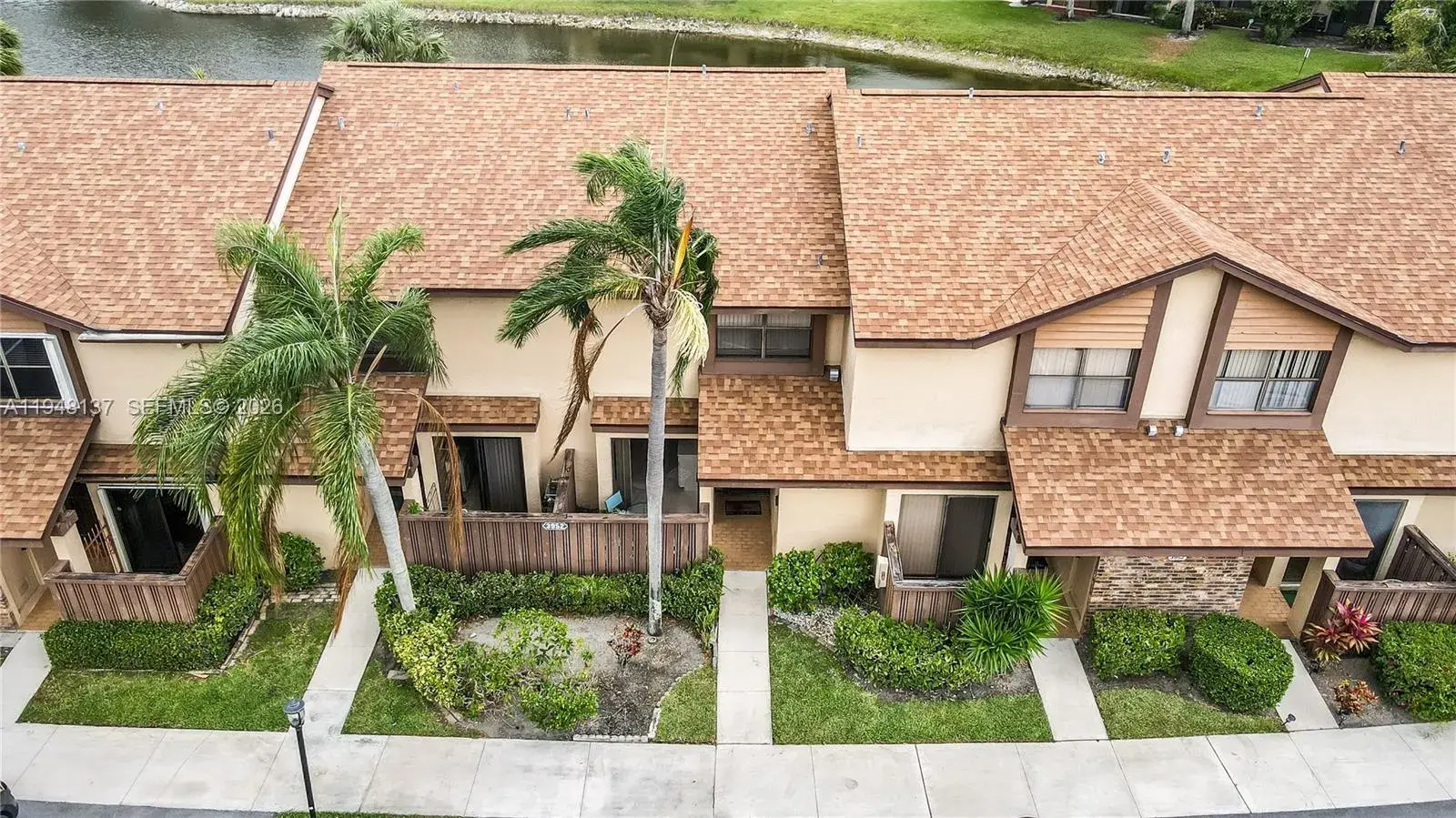 3952 Cocoplum Cir, Coconut Creek FL 33063