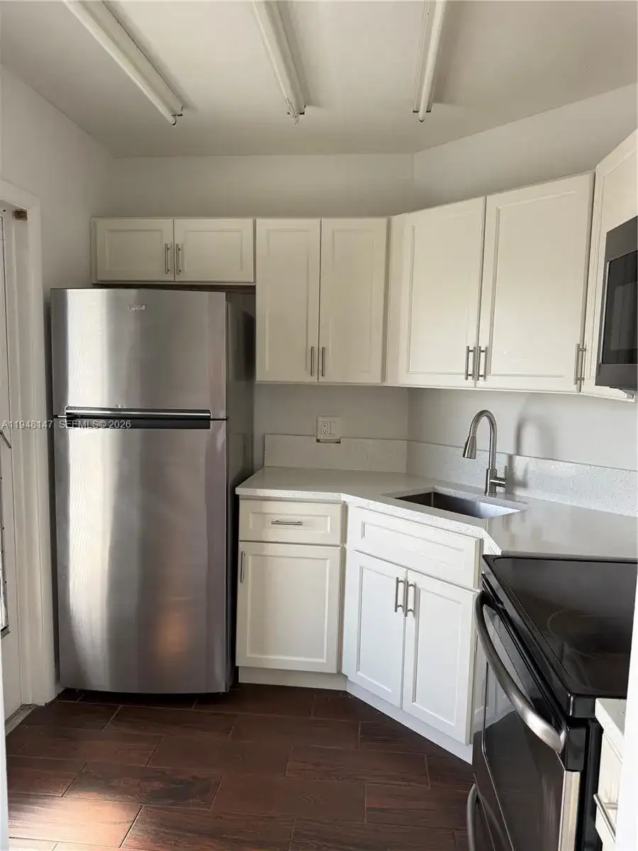 1021 Crystal Lake Dr # 307, Deerfield Beach FL 33064 photo 3