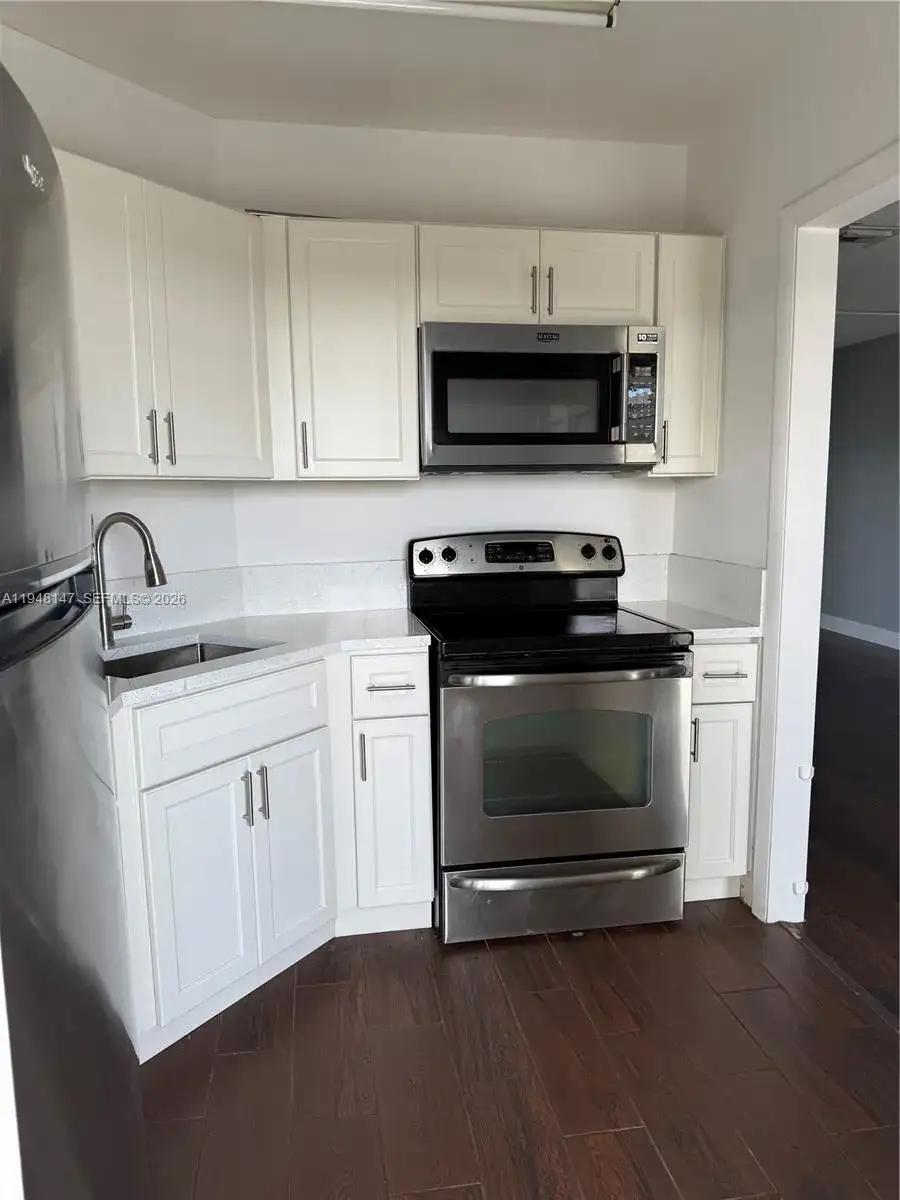 1021 Crystal Lake Dr # 307, Deerfield Beach FL 33064 photo 4