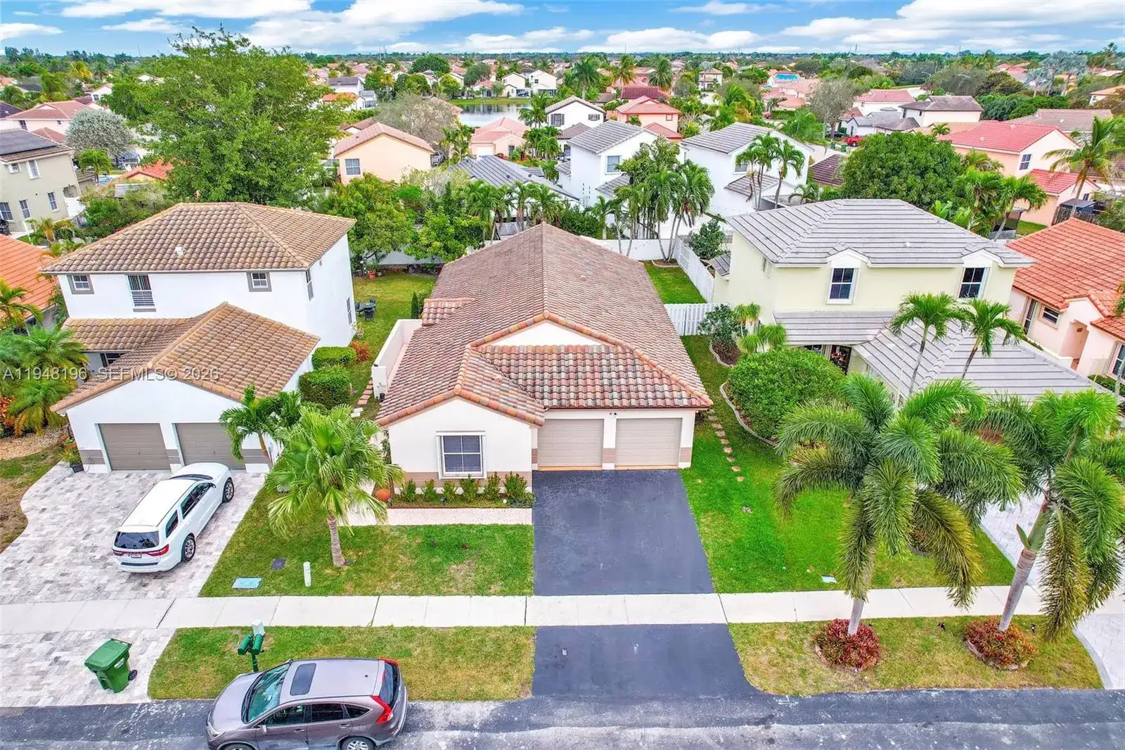 1975 NW 191st Ave, Pembroke Pines FL 33029 photo 3