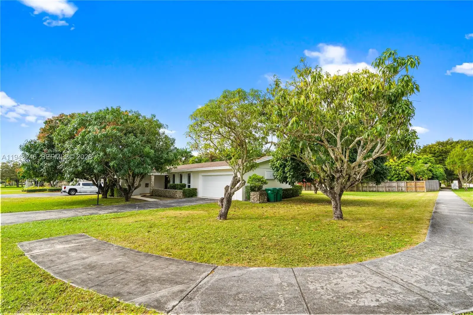 15200 SW 84th Ave, Palmetto Bay FL 33157 photo 2