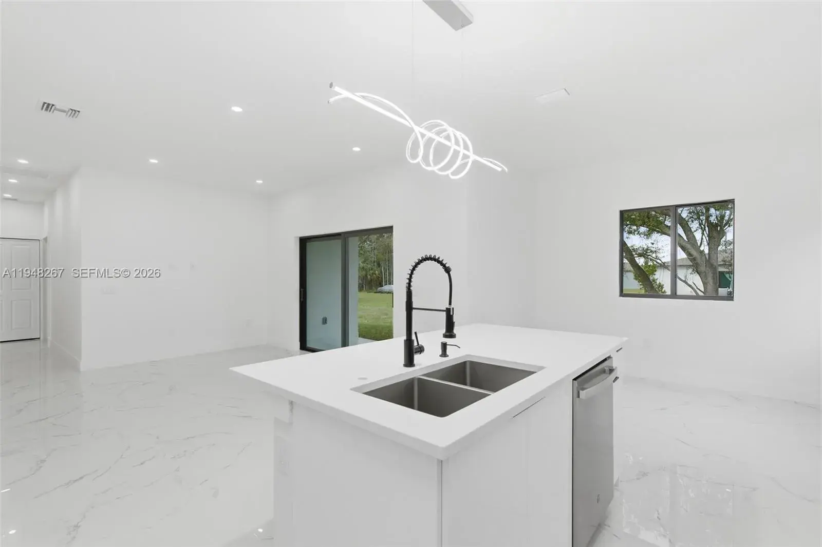 161 Blackstone Dr., Fort Myers FL 33913