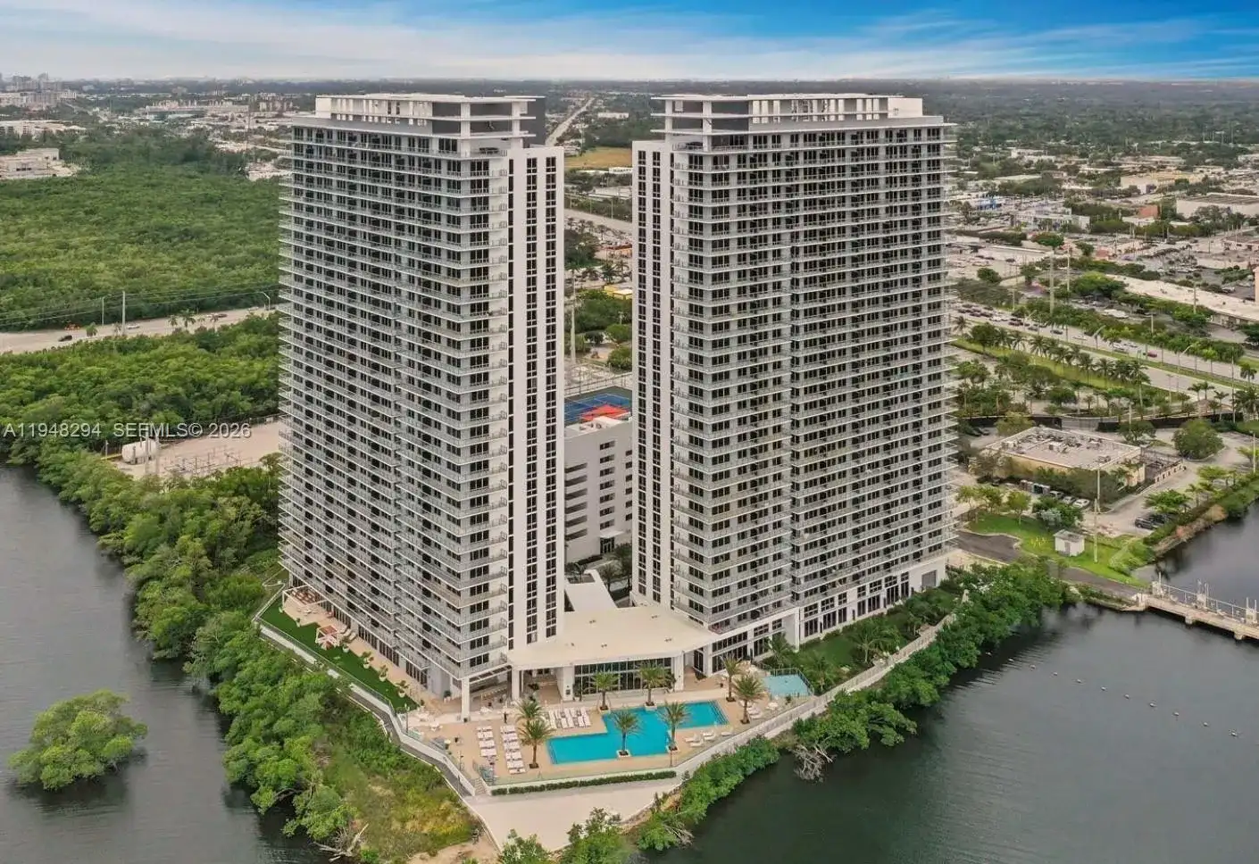 16385 Biscayne Blvd # 3005, North Miami Beach FL 33160 photo 4