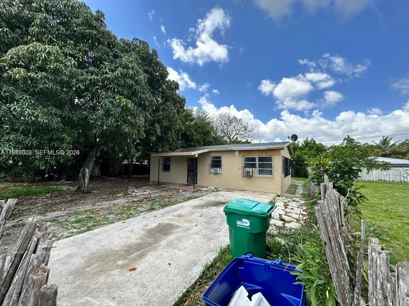18020 NW 2nd Pl, Miami Gardens FL 33169 photo 2
