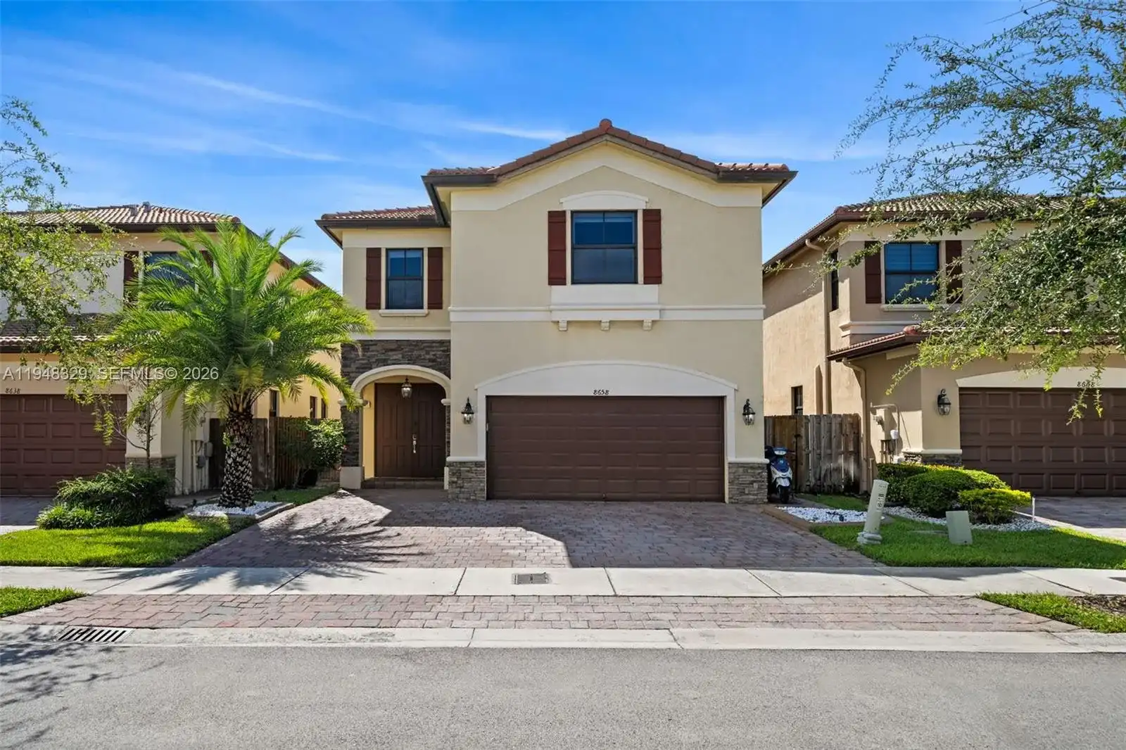 8658 NW 99th Path, Doral FL 33178