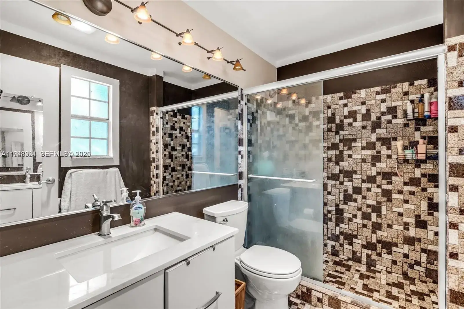 320 SE 10th Ave # D, Pompano Beach FL 33060 photo 4