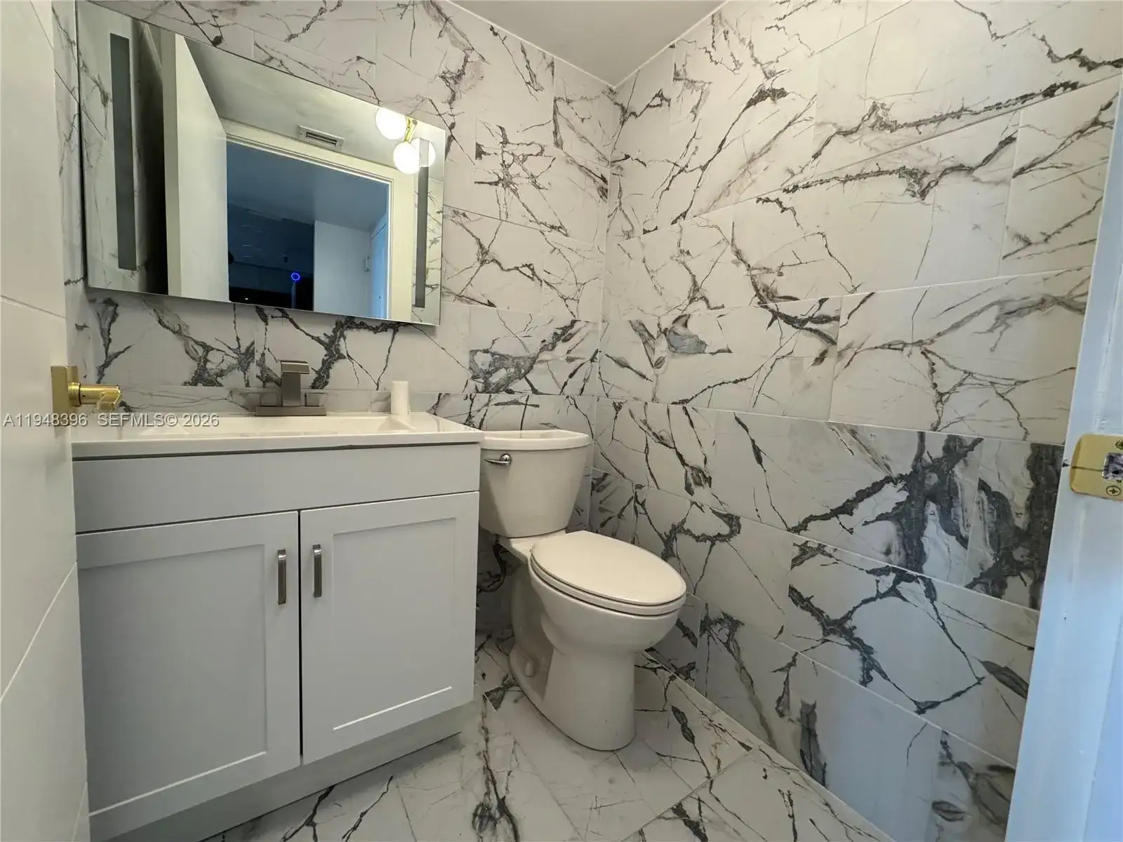 540 Brickell Key Dr # 728, Miami FL 33131 photo 3