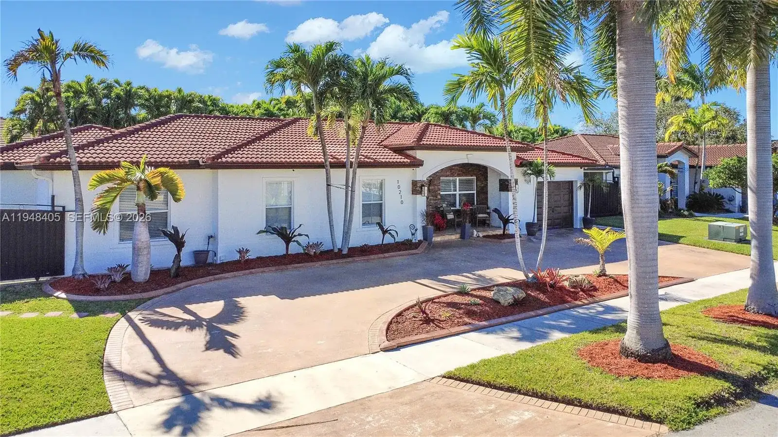10210 SW 191st St, Cutler Bay FL 33157 photo 2