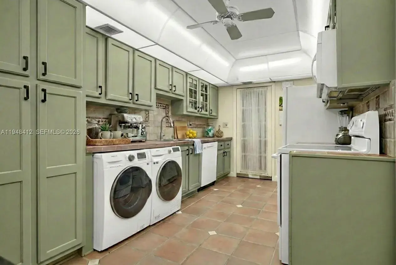 1121 Crandon Blvd # E803, Key Biscayne FL 33149