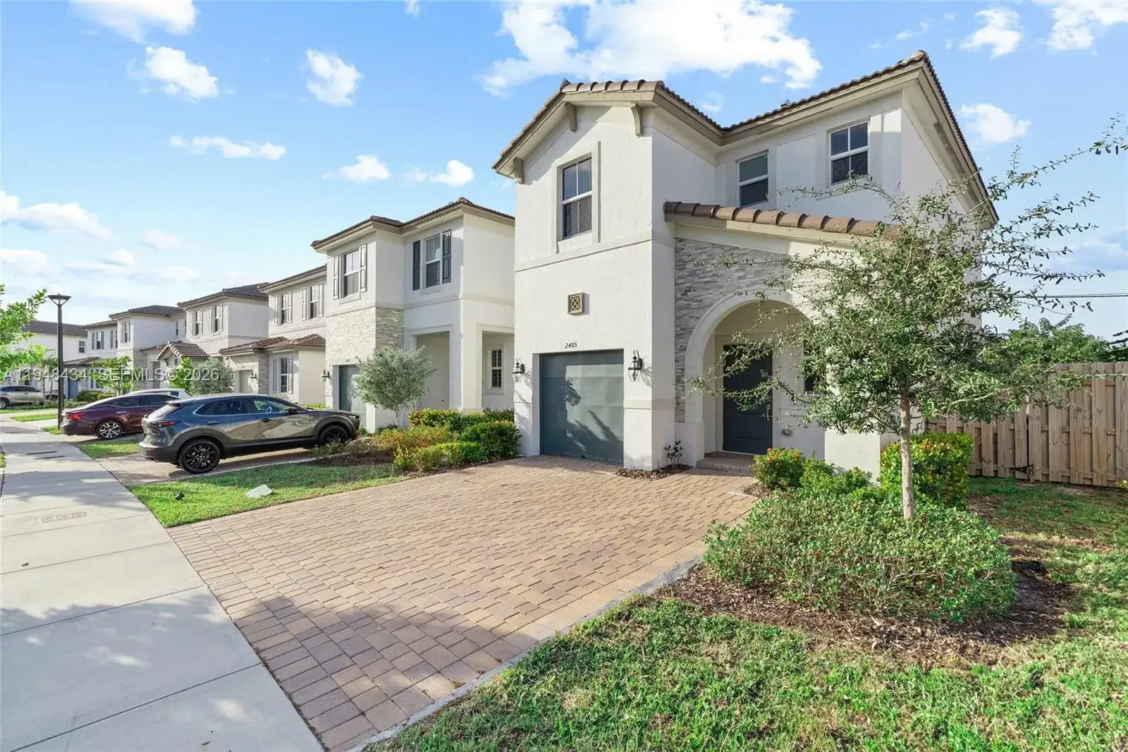 2405 NW 131st Cir, Miami FL 33167 photo 3