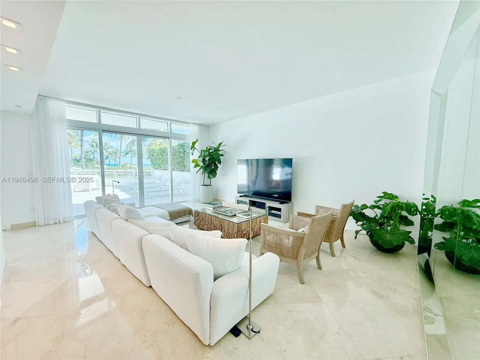 50 S Pointe Dr, Miami Beach FL 33139