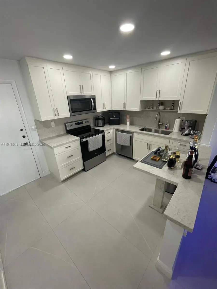 1401 S Ocean Dr # 302, Hollywood FL 33019