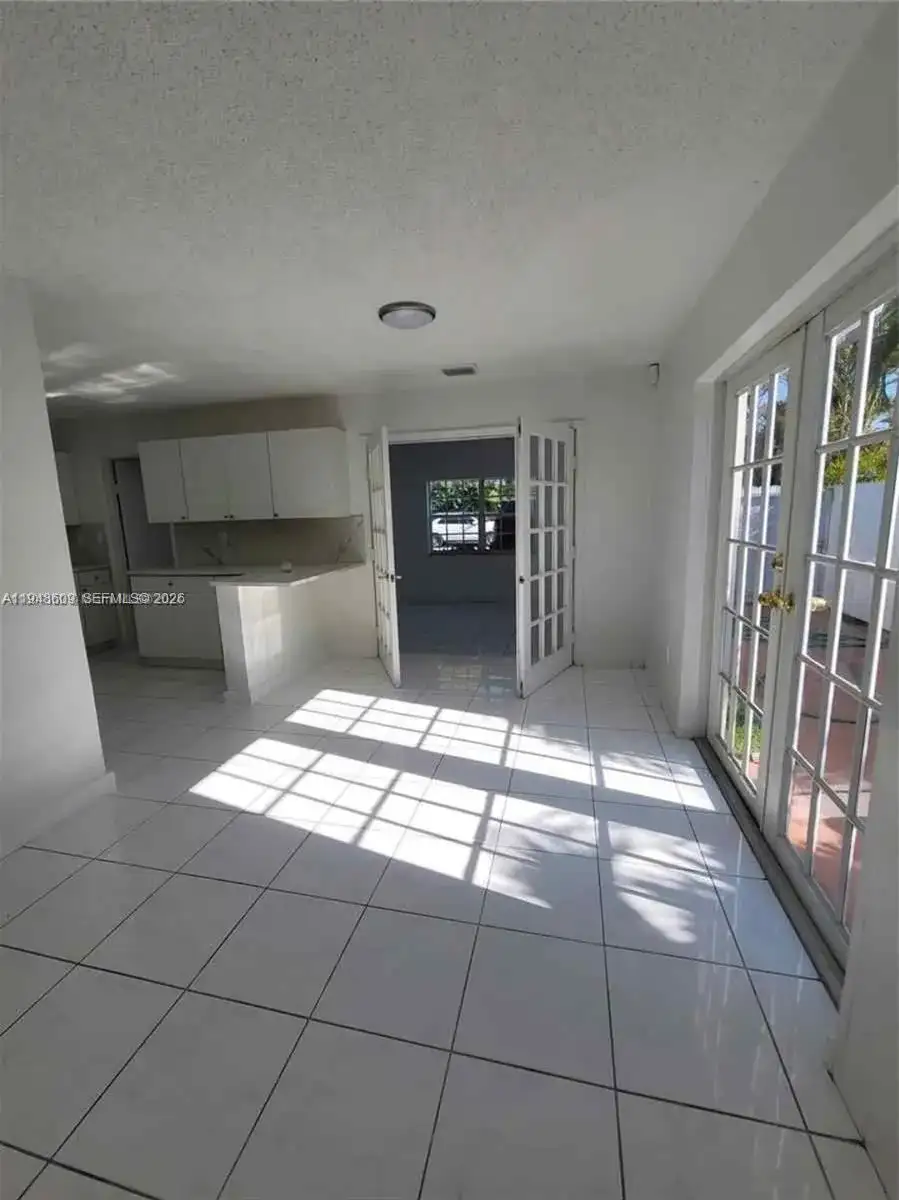 12305 SW 42nd St, Miami FL 33175 photo 4