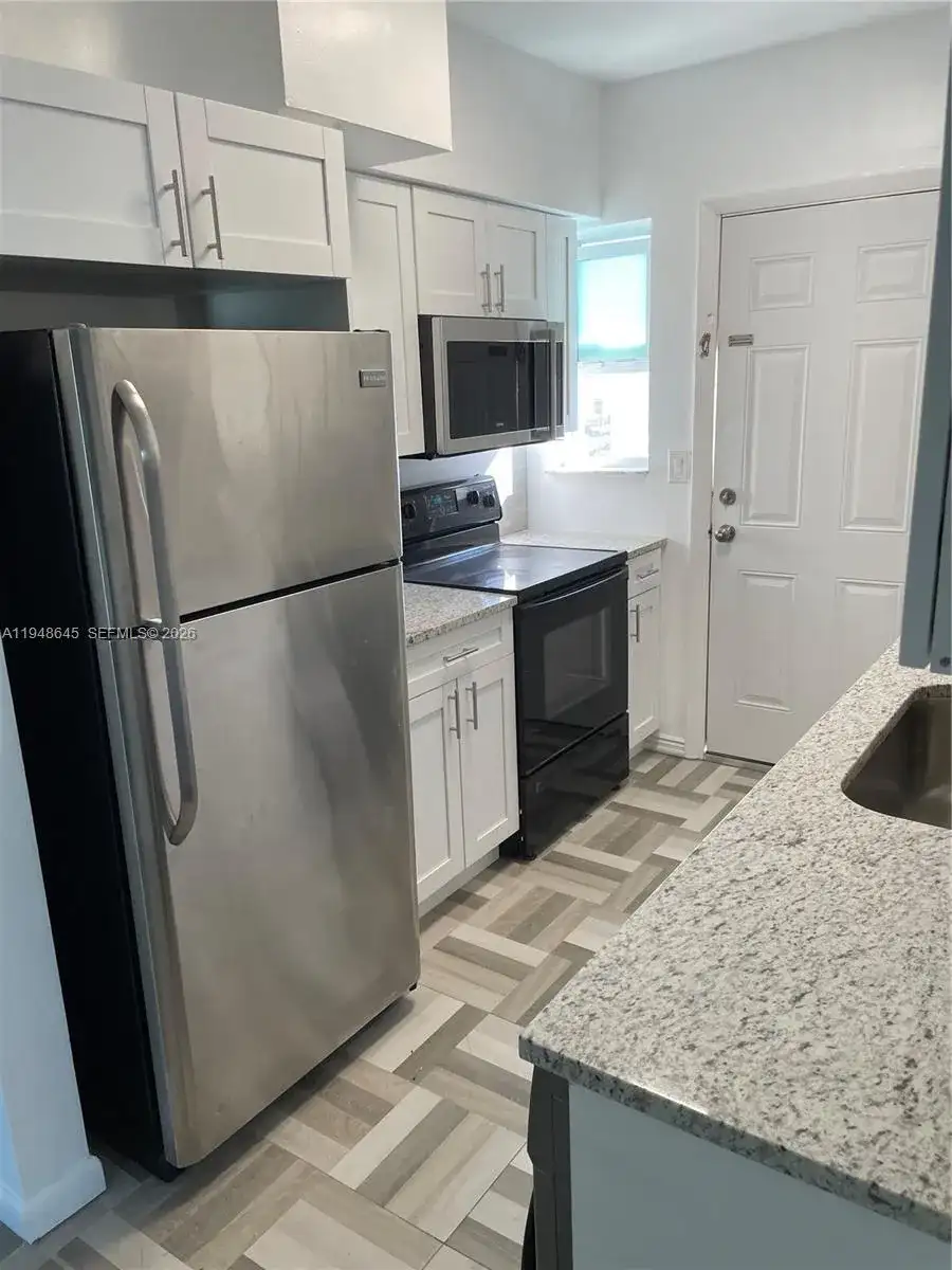 1840 S Treasure Dr # 15, North Bay Village FL 33141 photo 3