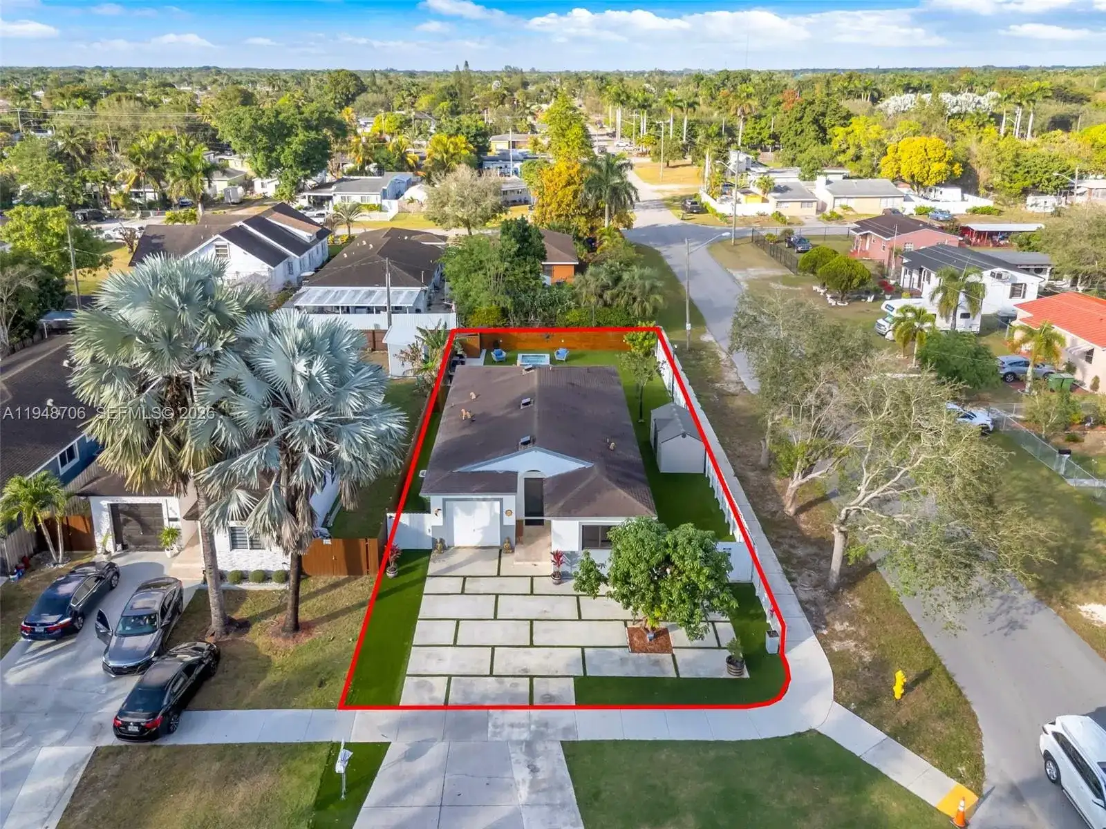 407 NW 9th Ct, Homestead FL 33030 photo 2