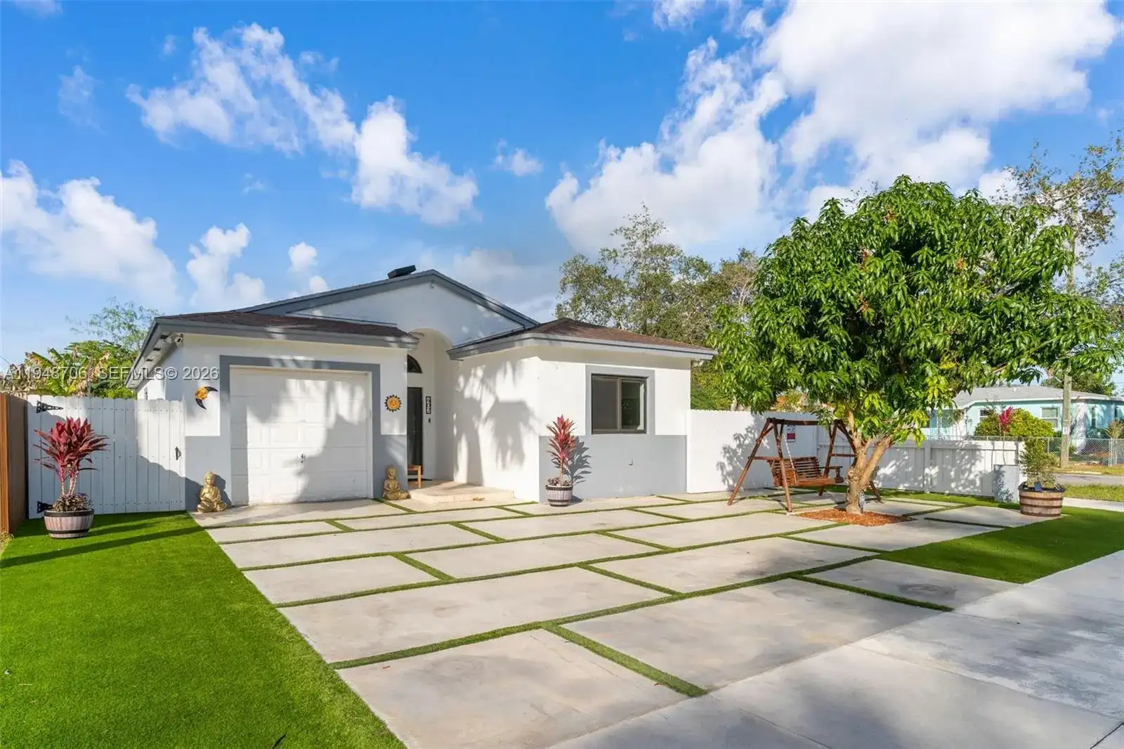 407 NW 9th Ct, Homestead FL 33030 photo 3