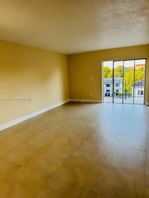 1950 W 54th St # 302, Hialeah FL 33012 photo 4