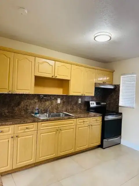 1950 W 54th St # 302, Hialeah FL 33012 photo 5