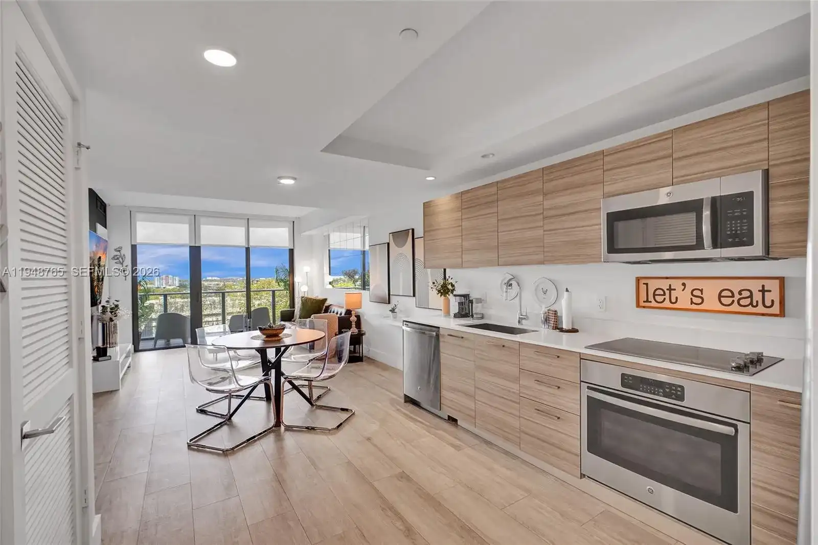 121 NE 34th St # 910, Miami FL 33137