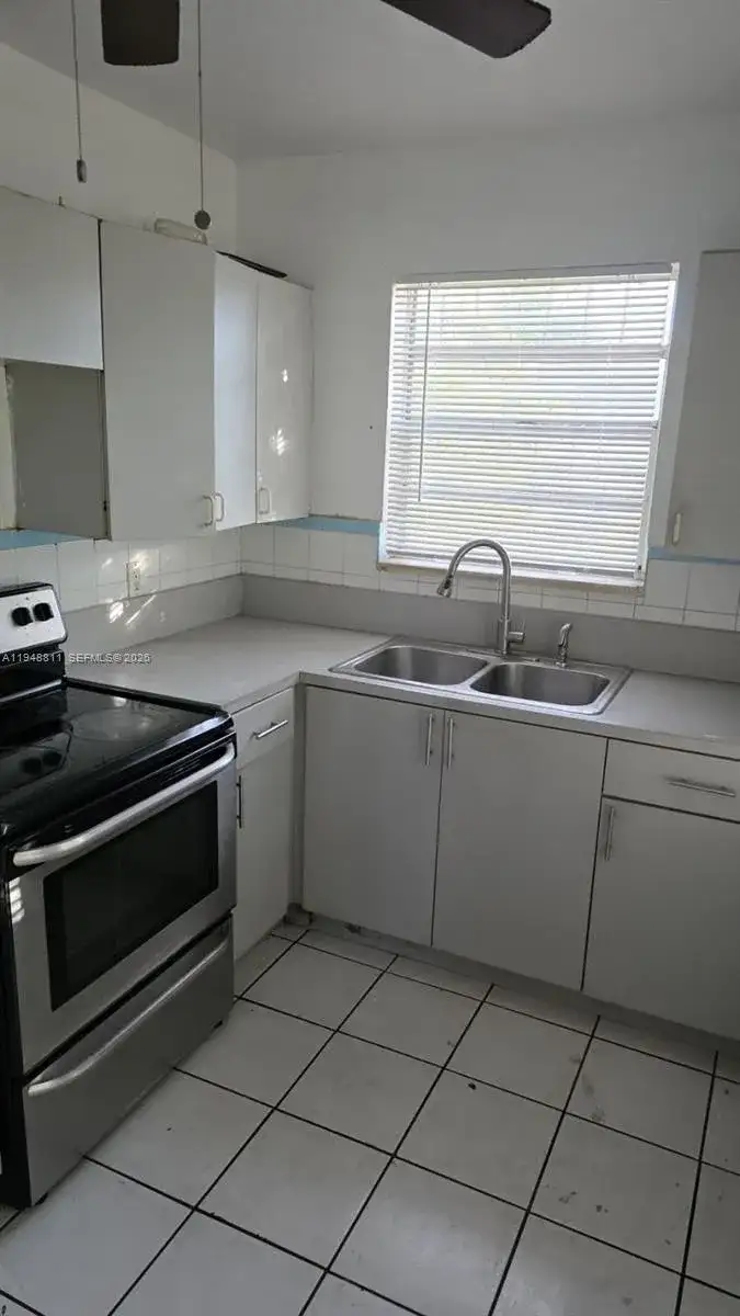 2990 NW 28th St, Miami FL 33142 photo 4