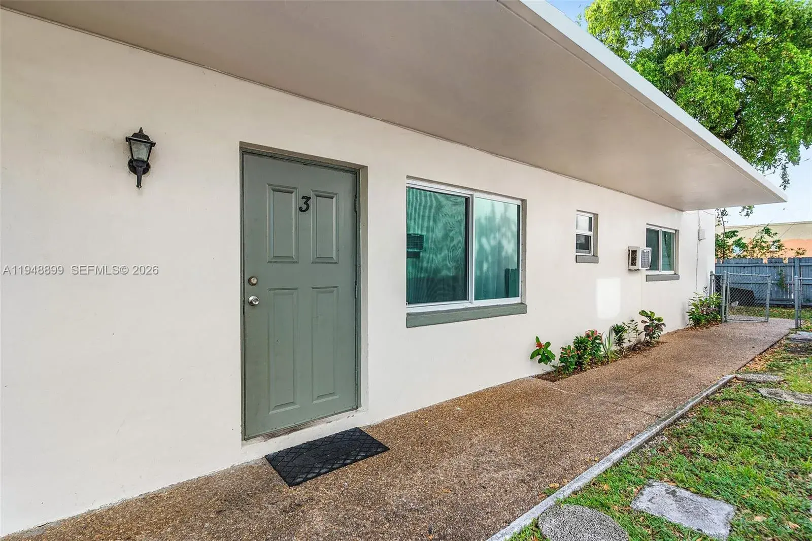 620 SW 7th St #1-7, Pompano Beach FL 33060