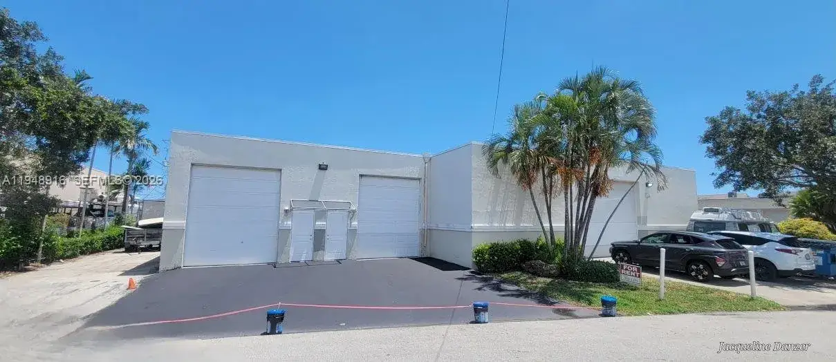 251 SW 5th Ct, Pompano Beach FL 33060