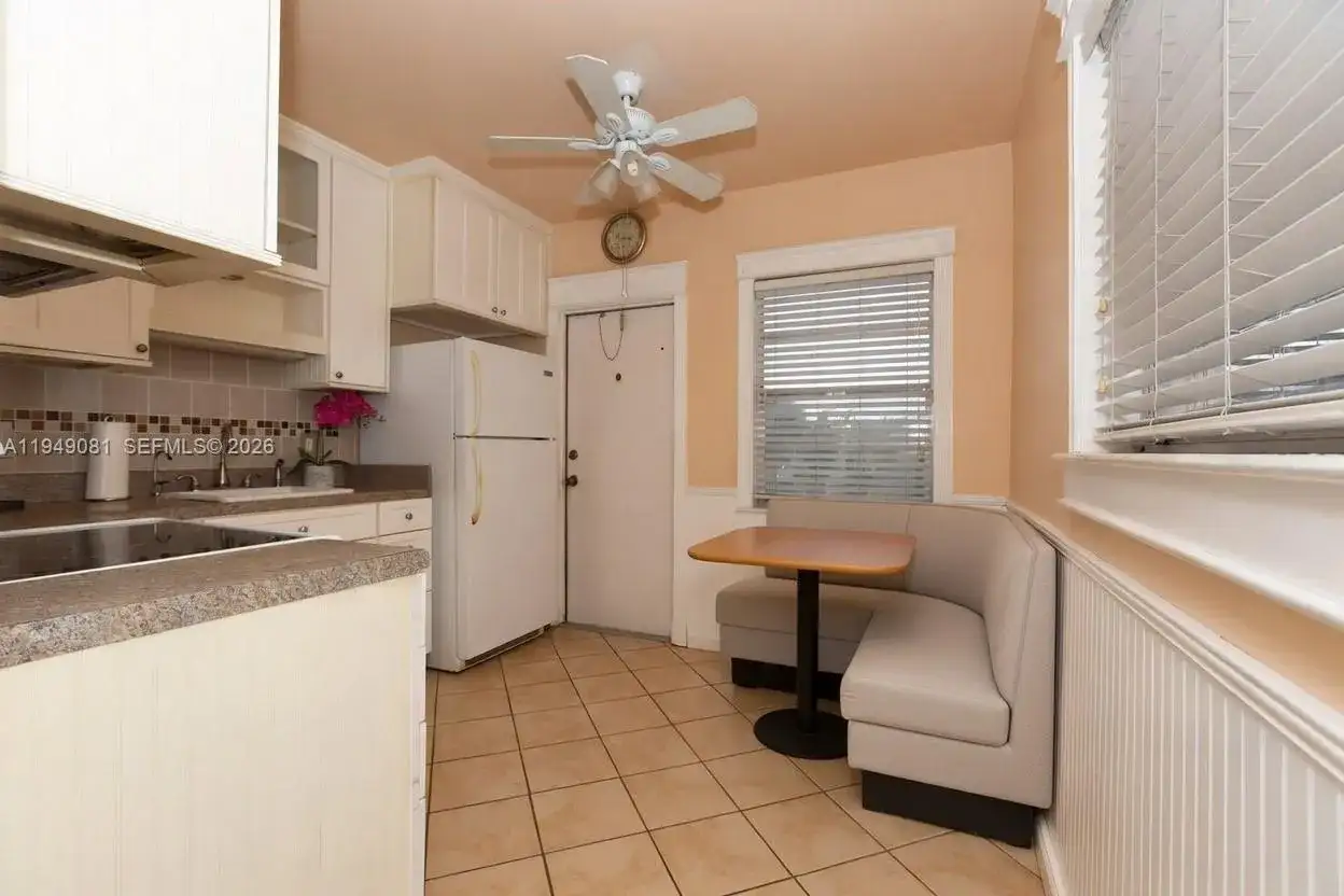 7401 Pines Blvd # 222, Pembroke Pines FL 33024 photo 4