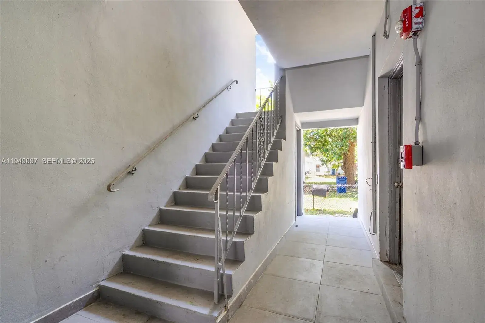 300 NE 1st Ct # 207, Hallandale Beach FL 33009