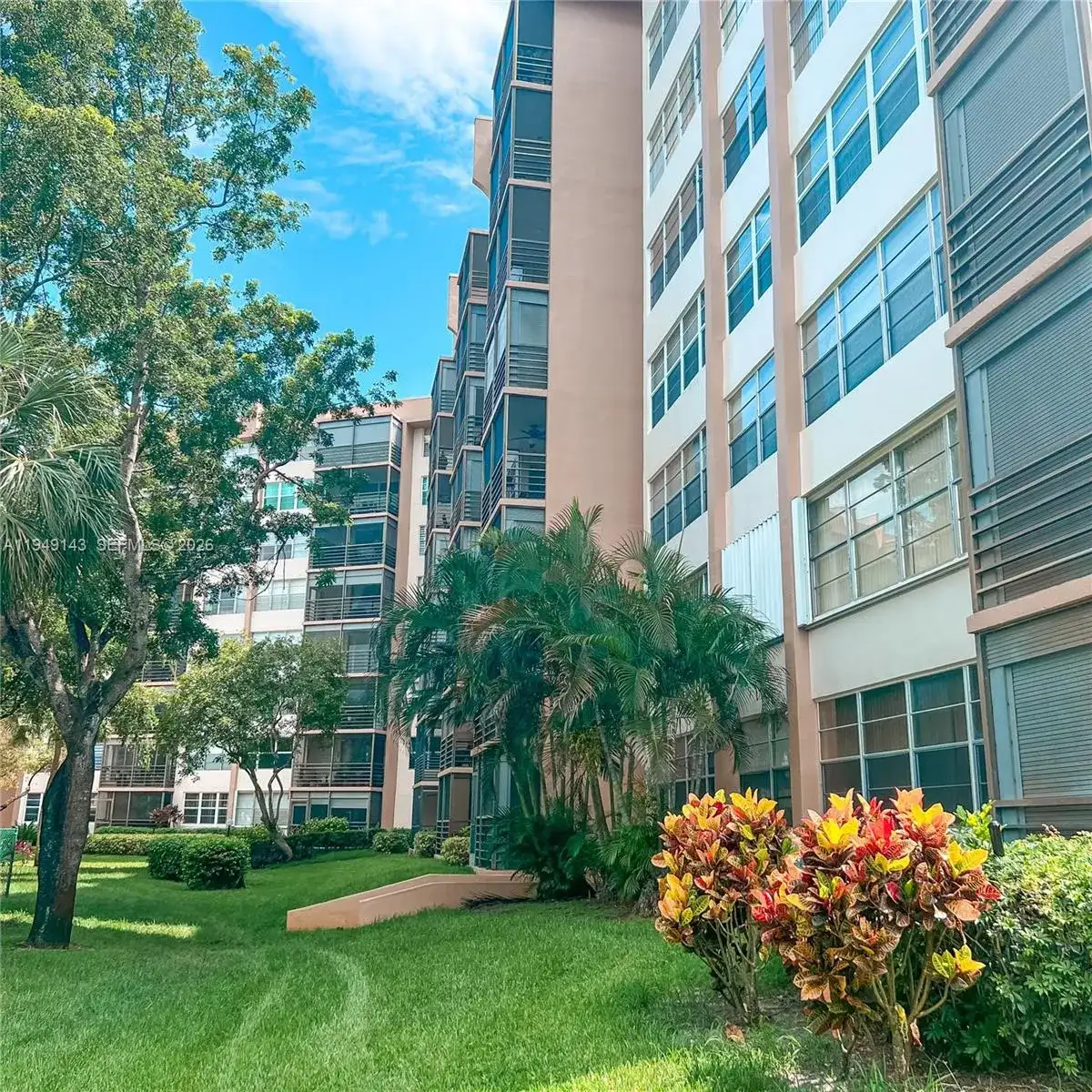 1000 Saint Charles Pl # 721, Pembroke Pines FL 33026 photo 3