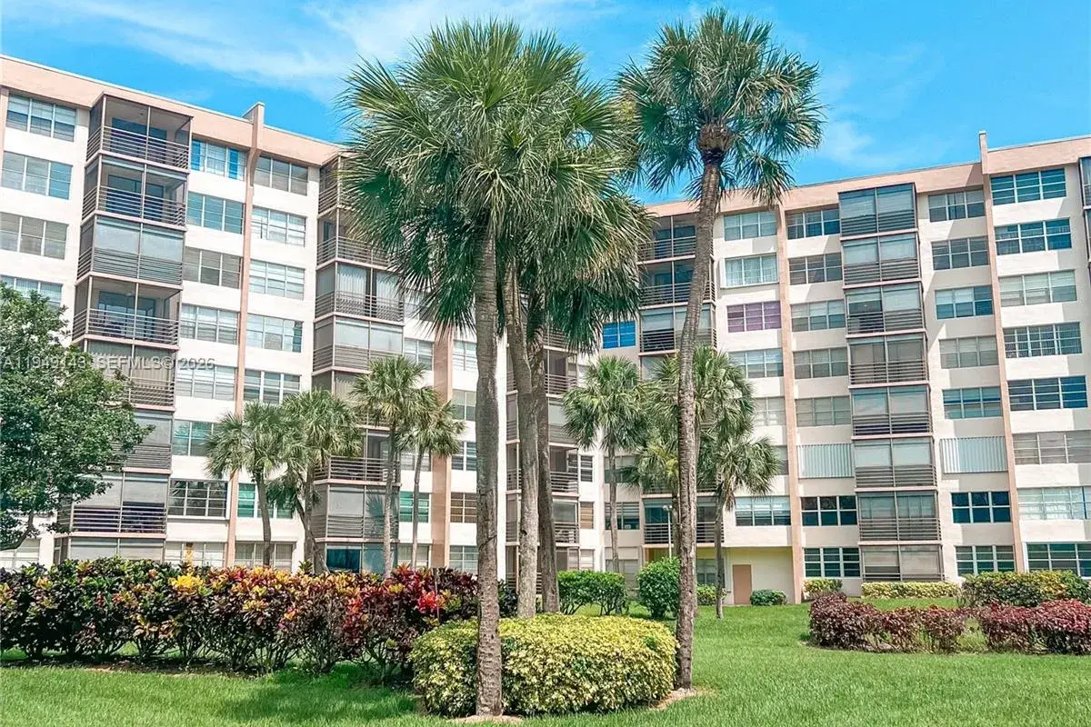 1000 Saint Charles Pl # 721, Pembroke Pines FL 33026