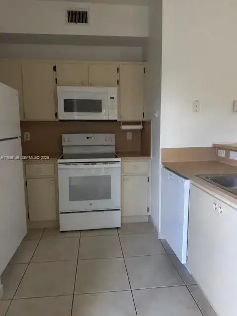 7250 NW 114th Ave # 207, Doral FL 33178 photo 3