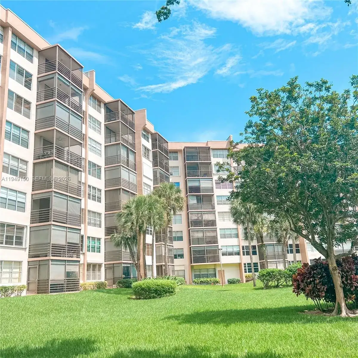 1000 Saint Charles Pl # 721, Pembroke Pines FL 33026 photo 2
