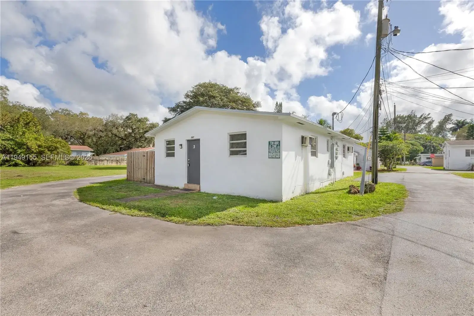 567 NW 90th St # 3, El Portal FL 33150 photo 2