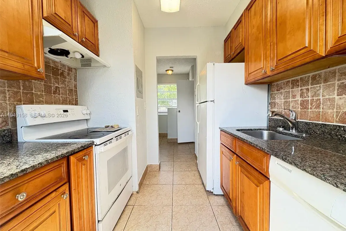 2525 N 23rd Ave # 1, Hollywood FL 33020