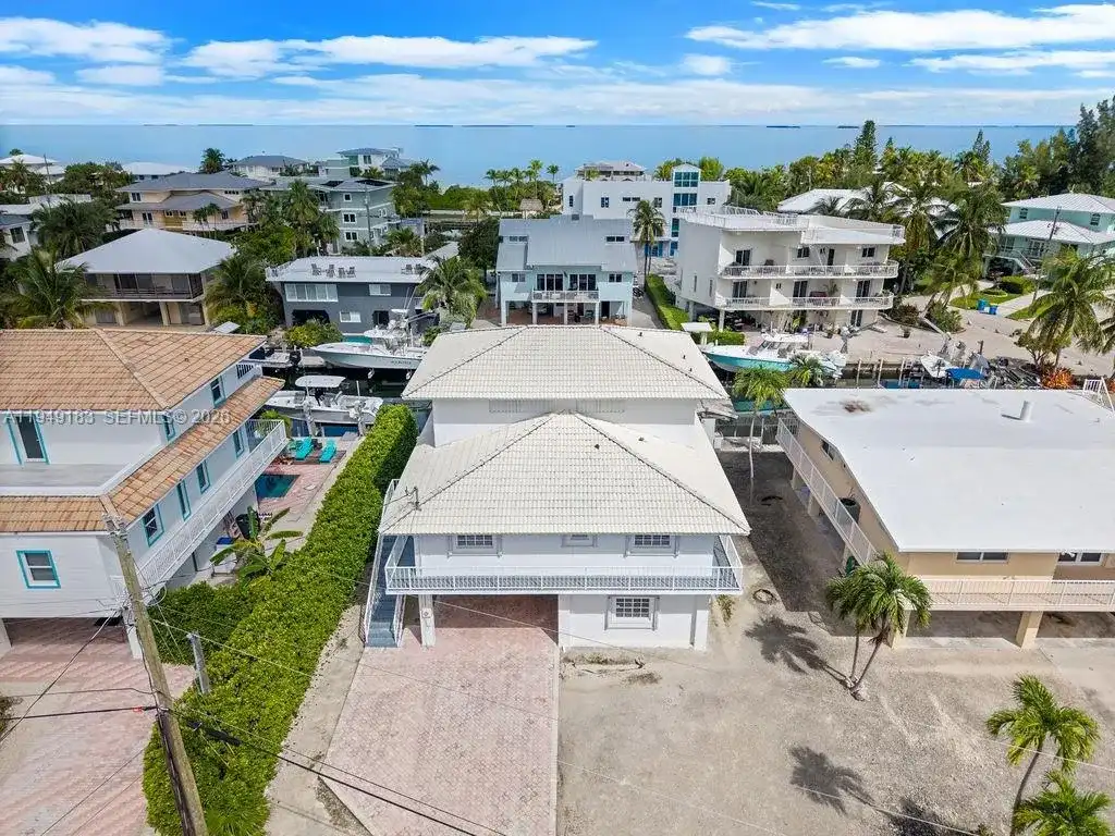 106 Lisbon Ct, Islamorada FL 33036