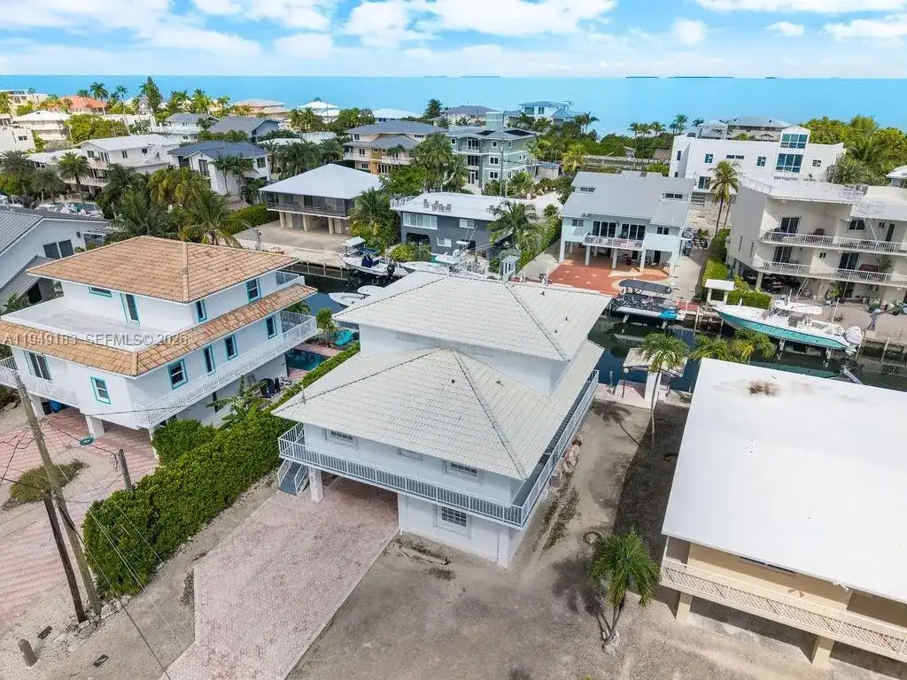 106 Lisbon Ct, Islamorada FL 33036 photo 2