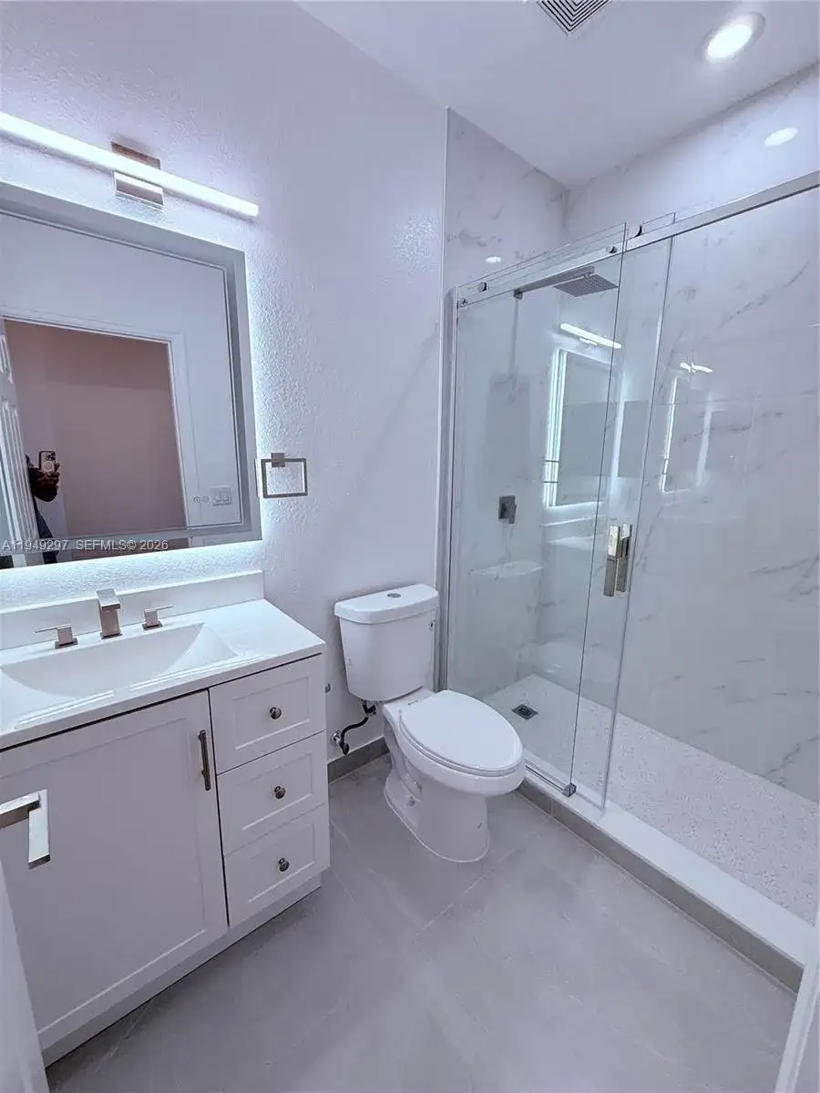 11202 NW 83 ST # 207, Doral FL 33178 photo 2