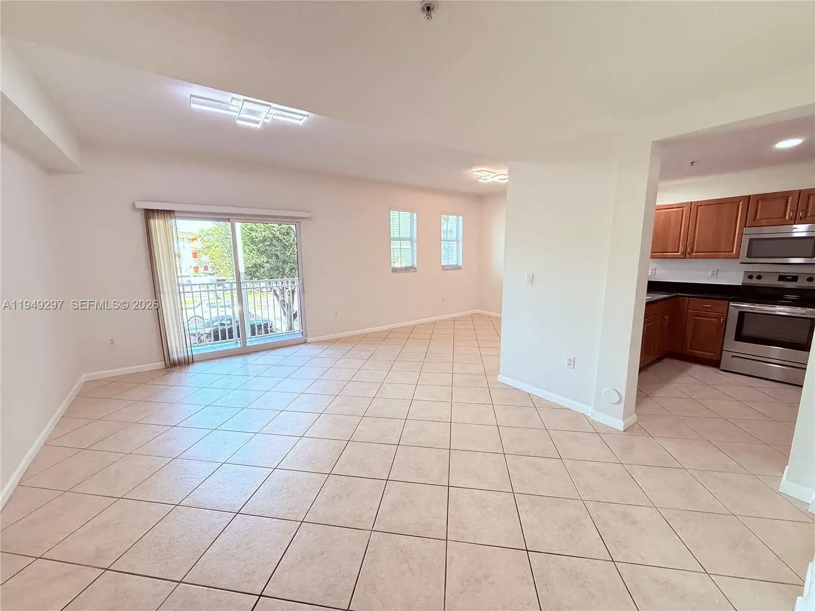 11202 NW 83 ST # 207, Doral FL 33178 photo 4