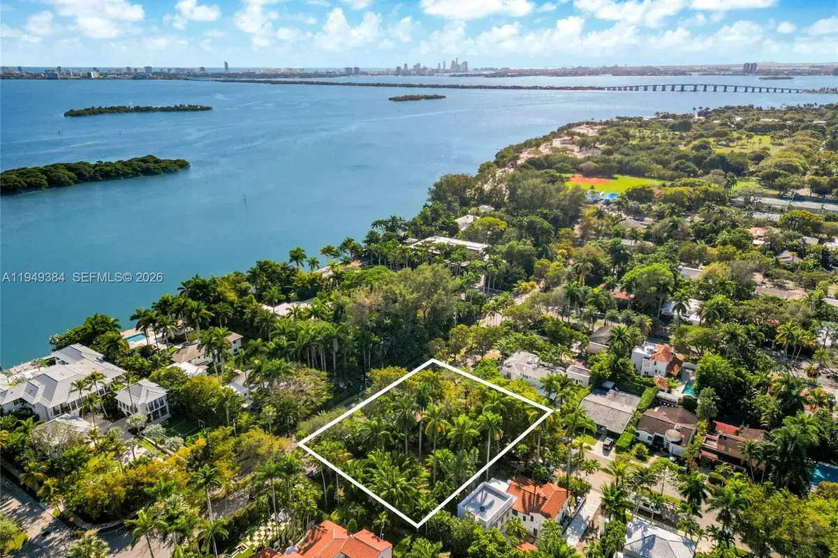 5810 N Bayshore Dr, Miami FL 33137